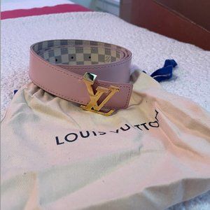 Louis Vuitton "Initiales 30mm Reversible Belt" in pink and Damier Azur Size 85!
